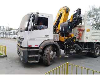 Alquiler de Camión Grúa (Truck crane) / Grúa Automática 9 tons.  en La Paz, Bolivia